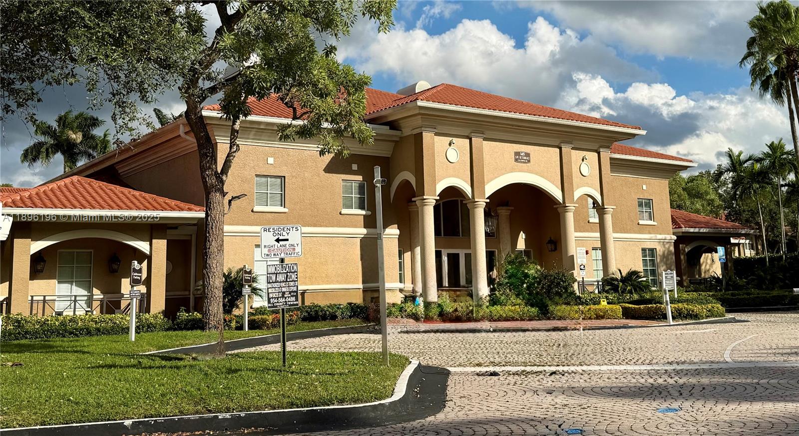 MARQUESA CONDO - Residential Lease