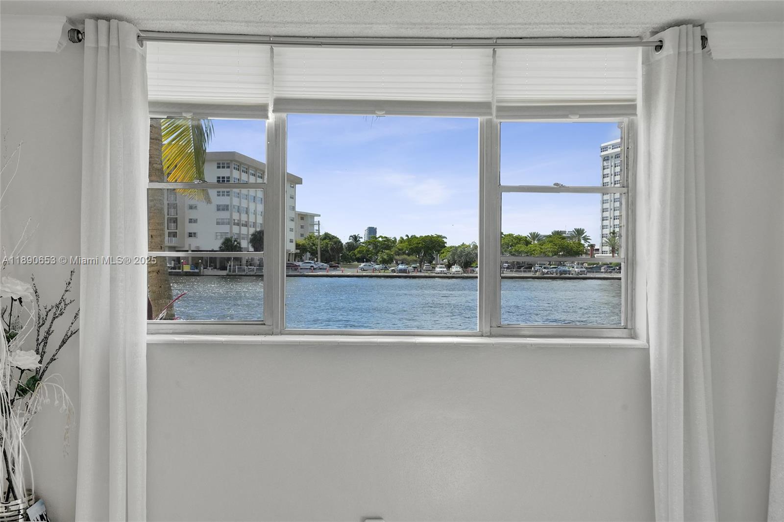 ISLANDS-BERMUDA CONDO - Residential