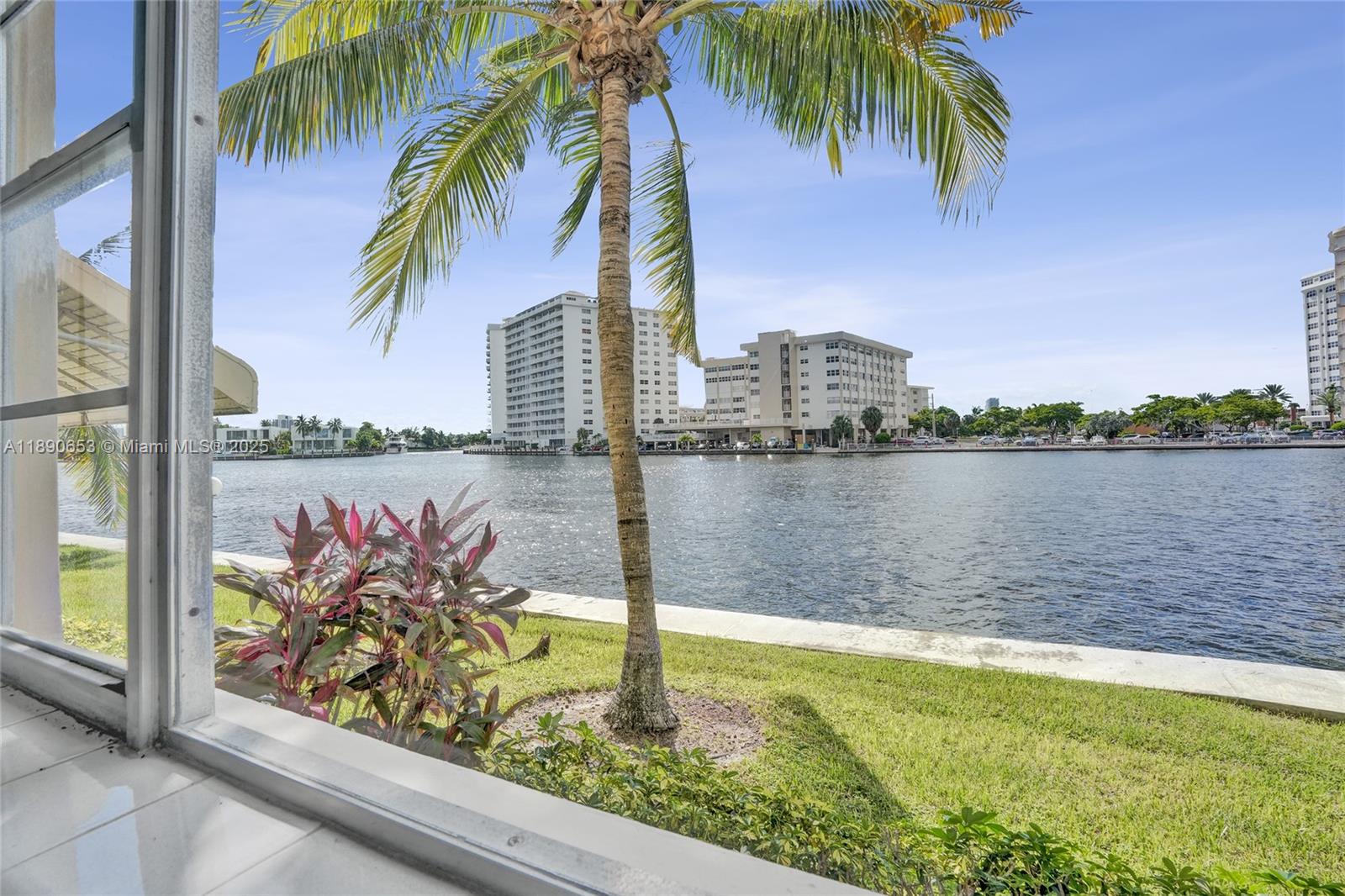 ISLANDS-BERMUDA CONDO - Residential