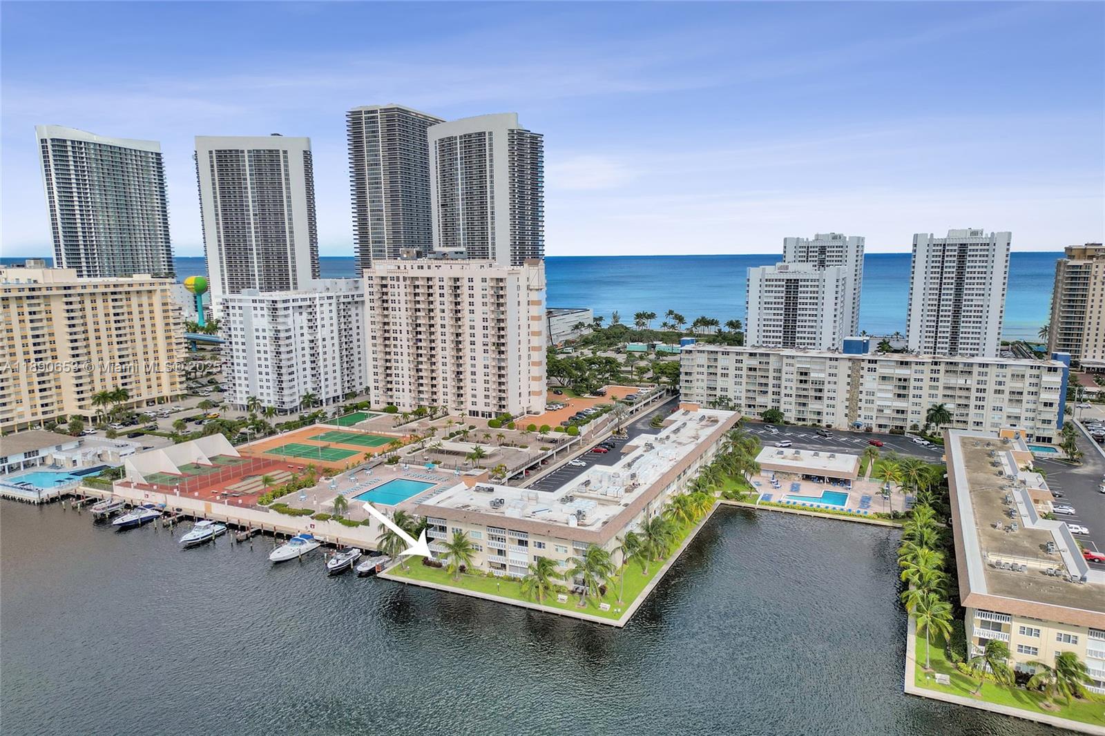 ISLANDS-BERMUDA CONDO - Residential