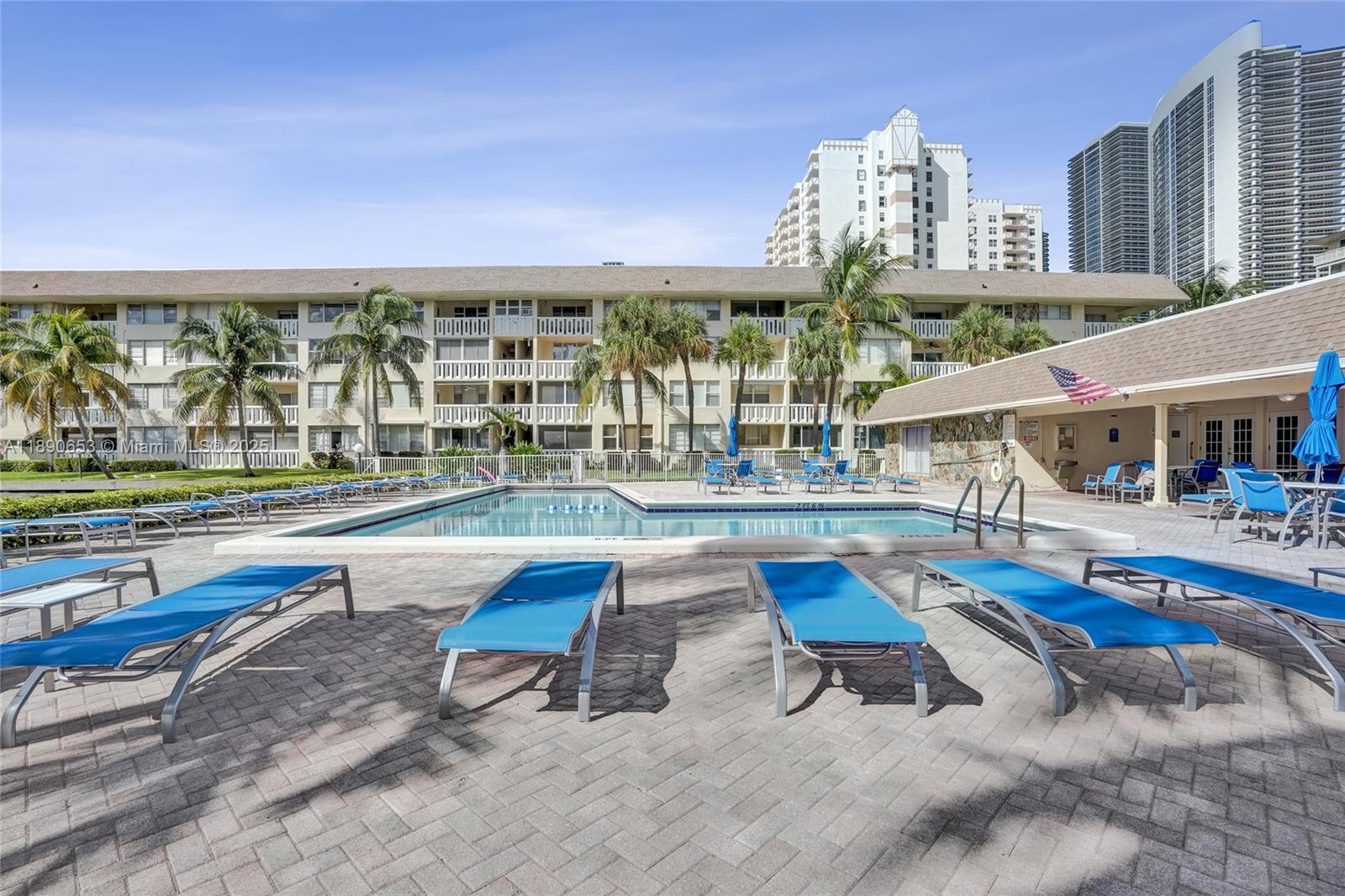 ISLANDS-BERMUDA CONDO - Residential