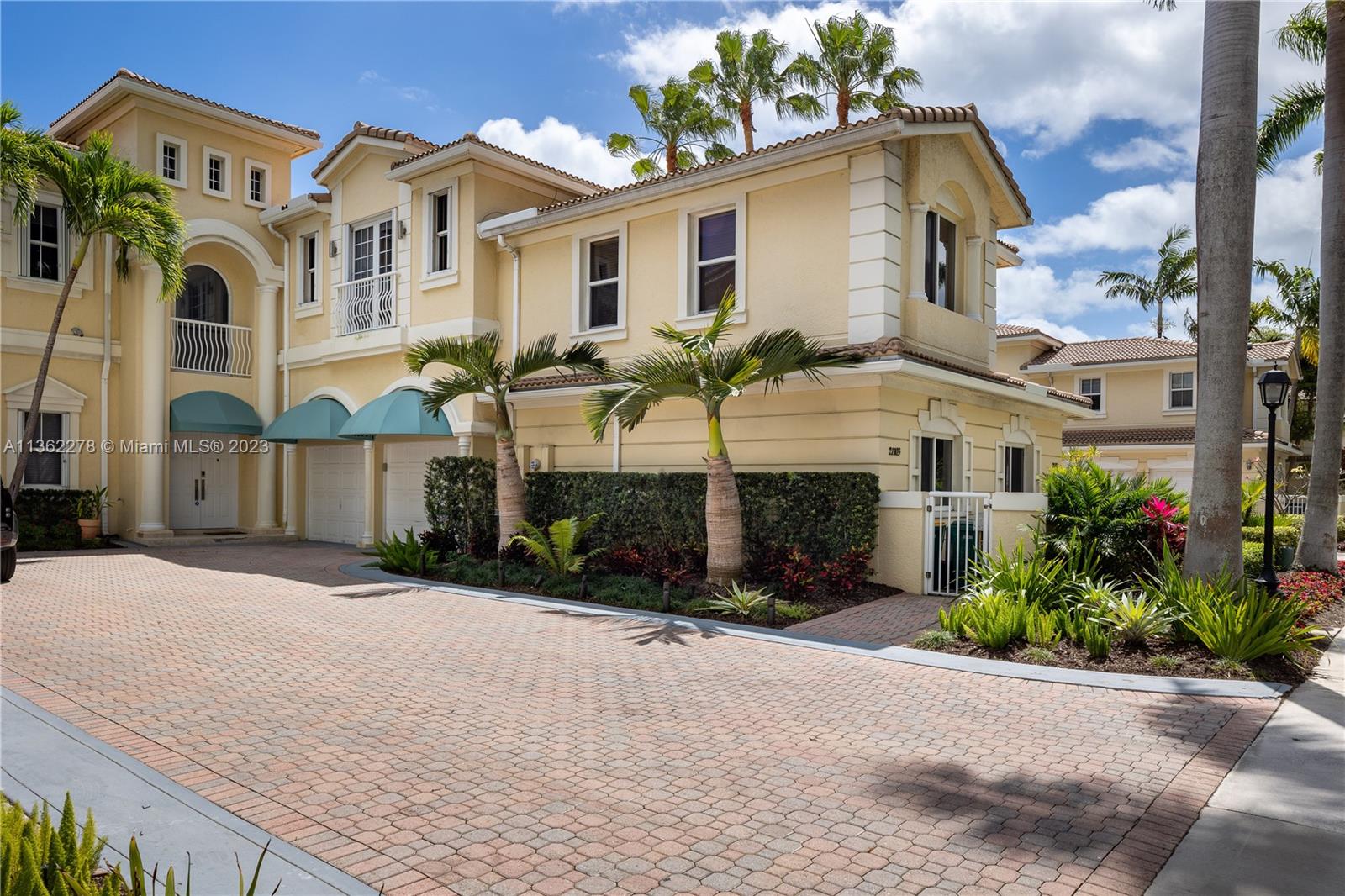 ONLY TOWNHOME ON THE WATER! PRIVATE DOCK WITH BOAT LIFT IN AVENTURA/ MIAMI .
THIS UNIQUE PROPERTY OFFERS HIGH CEILINGS, FLOOR TO CIELING WINDOWS ABSOLUTELY GORGEOUS AND BRIGHT. WATERFRONT TWO STORY TOWNHOUSE IS LOCATED IN THE PRESTIGE GATED COMMUNITY OF ONE POINT. INCLUDES COMMON AREAS SUCH AS STATE OF THE ART GYM, CAFE, 3 POOLS, BBQ FOR USE, TENNIS COURTS AND PLAYGROUND FOR KIDS AND SO MUCH MORE! CLOSE TO THE BEACH, AVENTURA MALL, GULFSTREAM AND ALL MAJOR HIGHWAYS. AVAILABLE FOR 6 MONTH LEASE!!!!!!!!!
CONTACT ANDREINA ZUCCARO FOR SHOWINGS - 786-975-7760