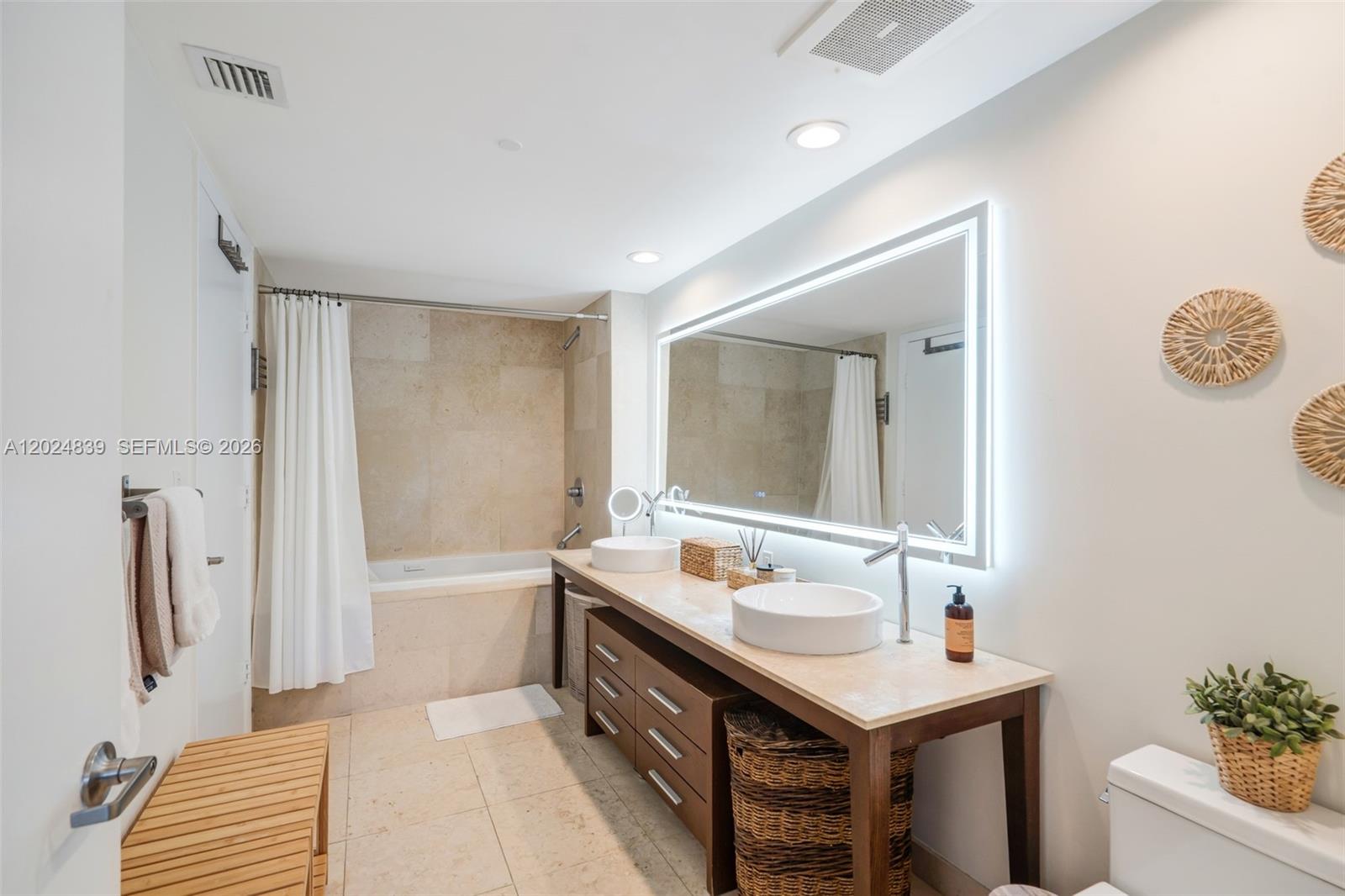 ICON BRICKELL NO TWO - Residential