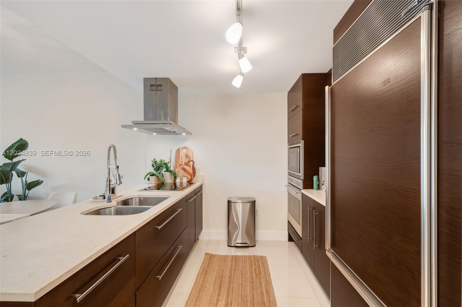 495 Brickell Ave 409