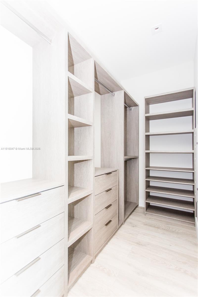 ICON BAY CONDO - Residential Lease