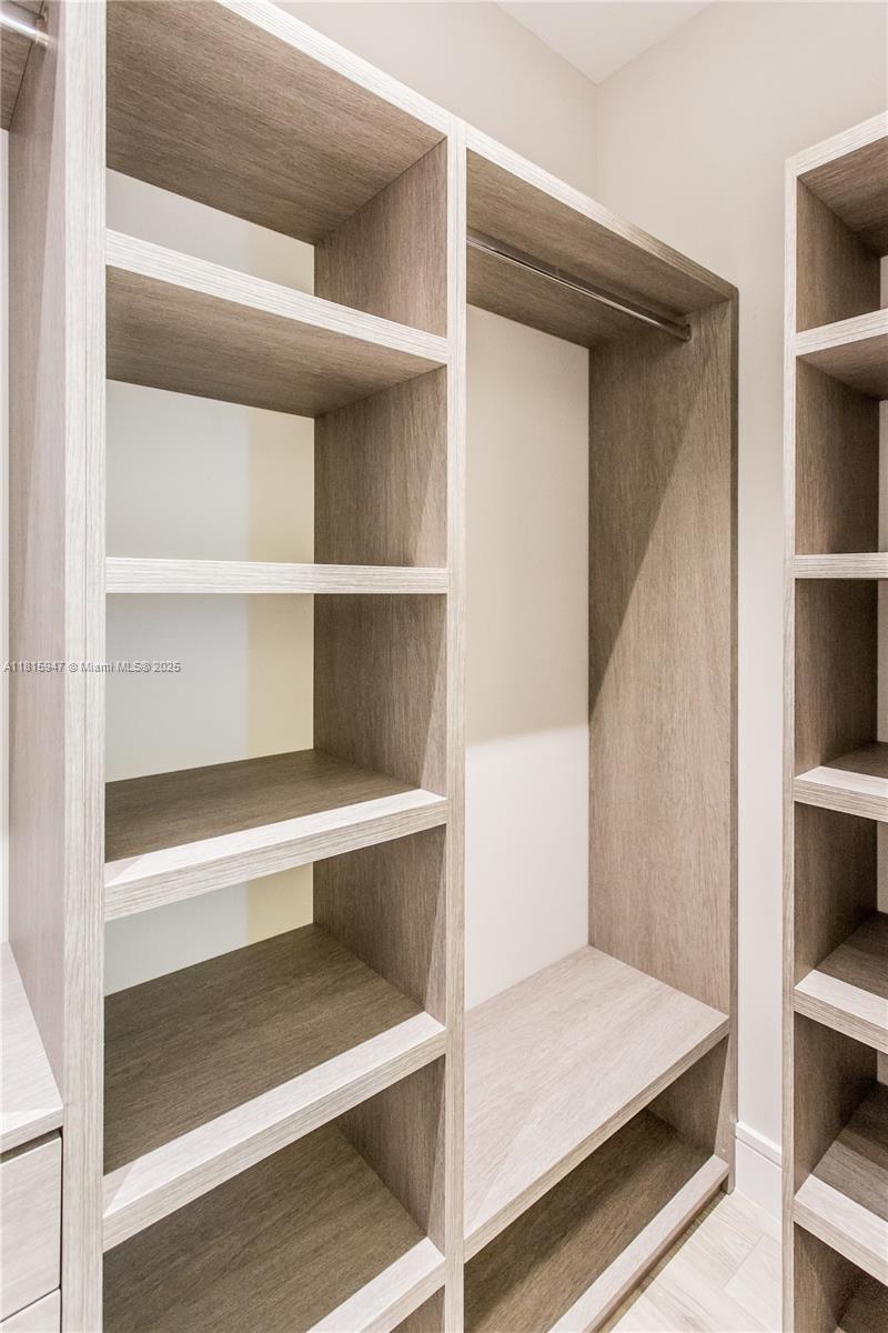 ICON BAY CONDO - Residential Lease