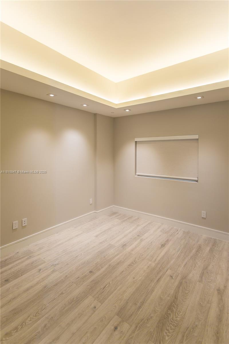 ICON BAY CONDO - Residential Lease