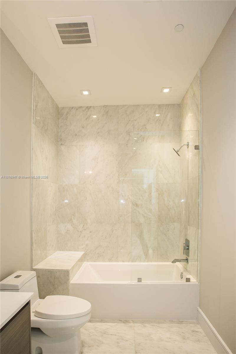 ICON BAY CONDO - Residential Lease