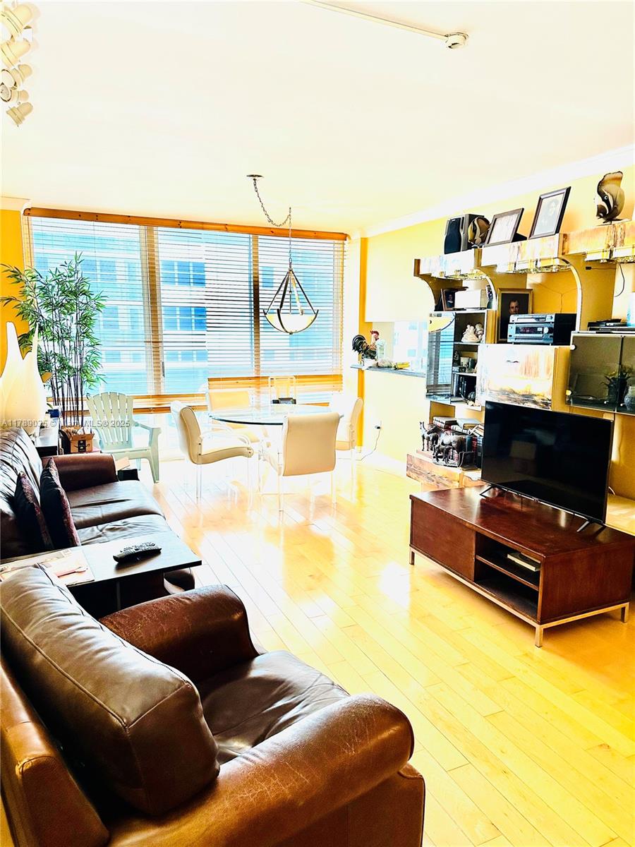 SOLIMAR CONDO - Residential