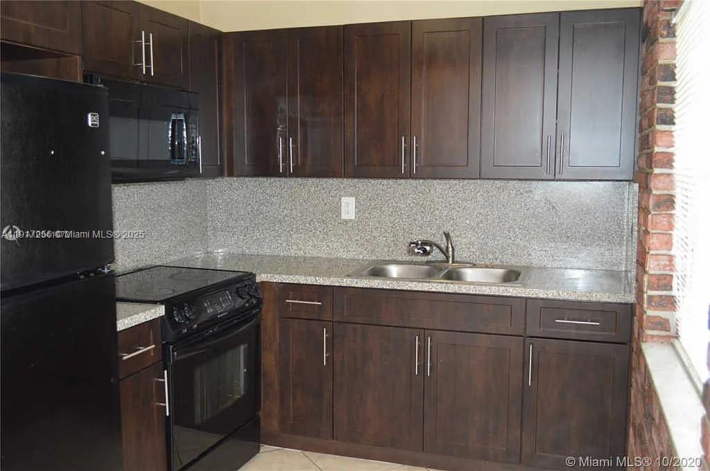 COLLIER MANOR 4TH ADD - Residential Income