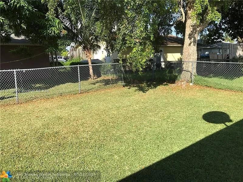 COLLIER MANOR 4TH ADD - Residential Income