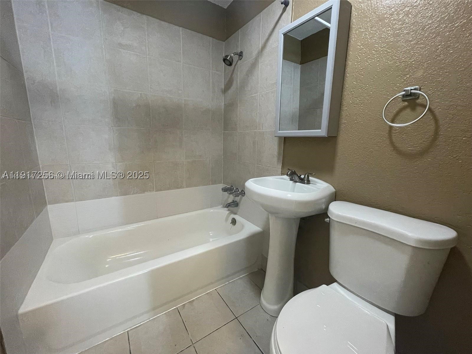 1472 NE 25th Ct