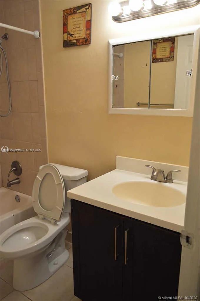 COLLIER MANOR 4TH ADD - Residential Income