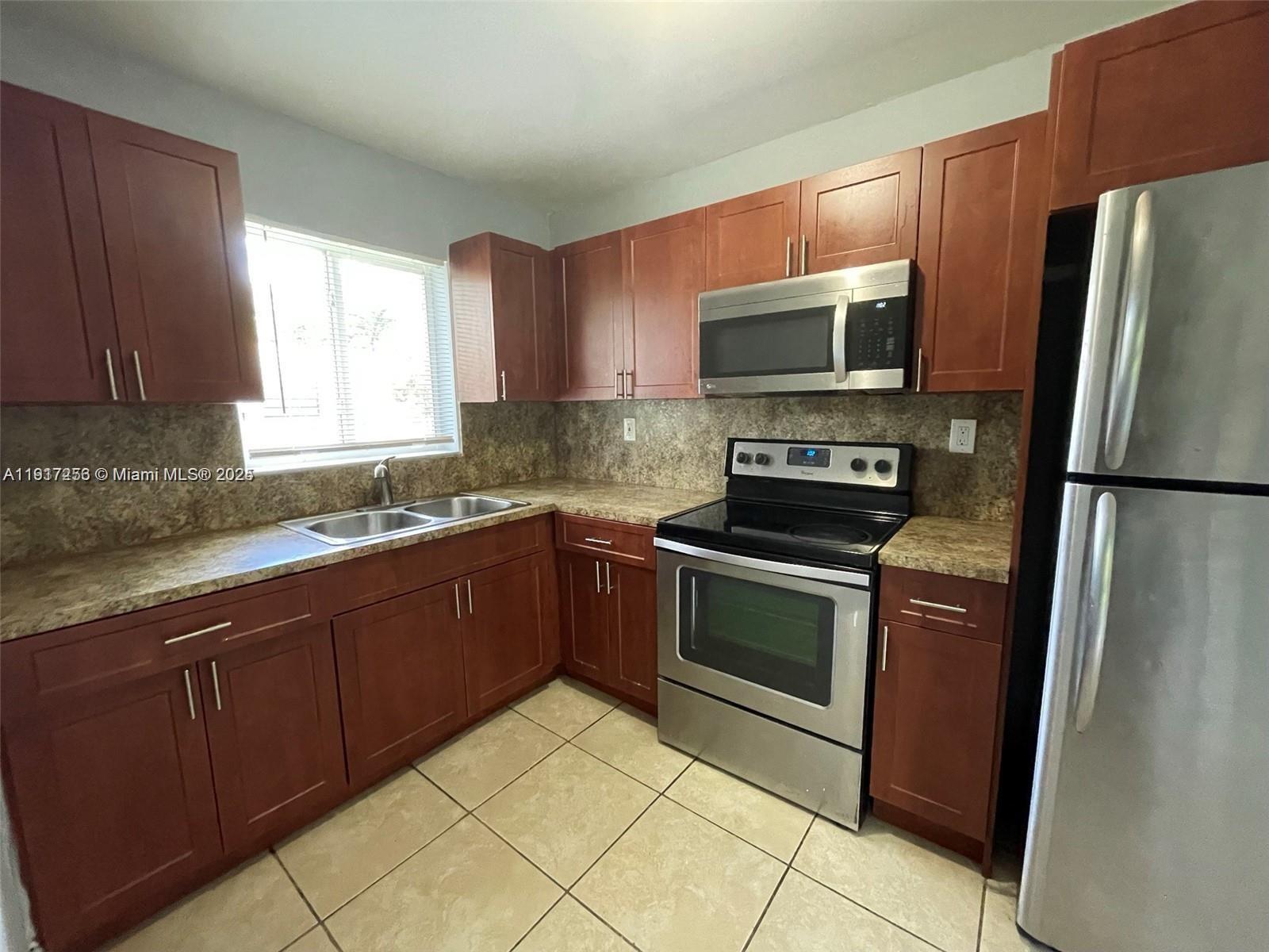 COLLIER MANOR 4TH ADD - Residential Income