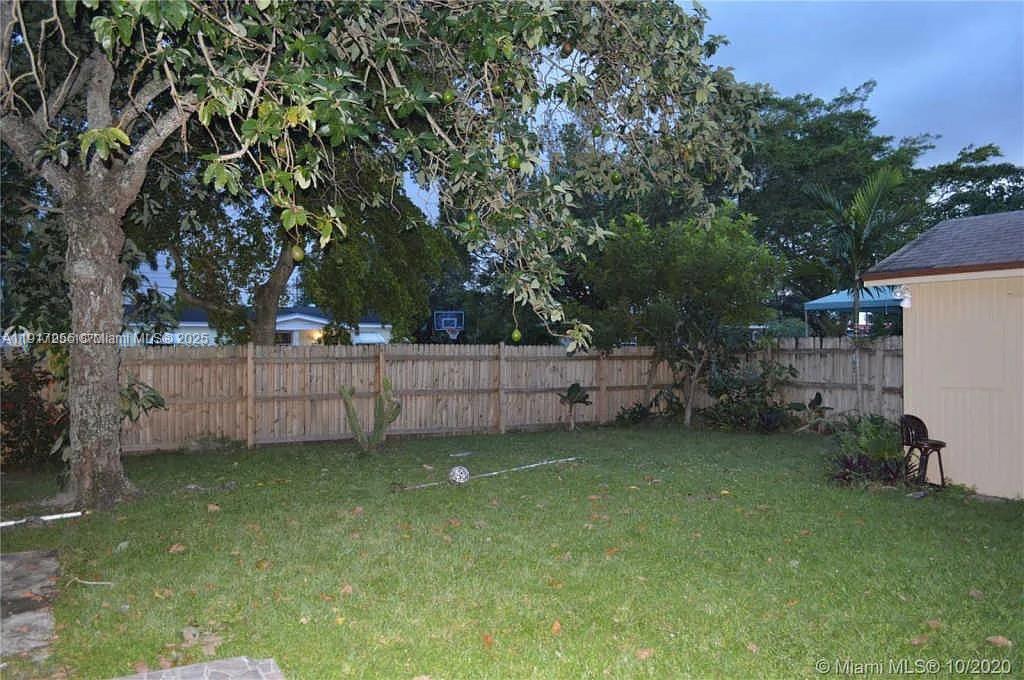 COLLIER MANOR 4TH ADD - Residential Income