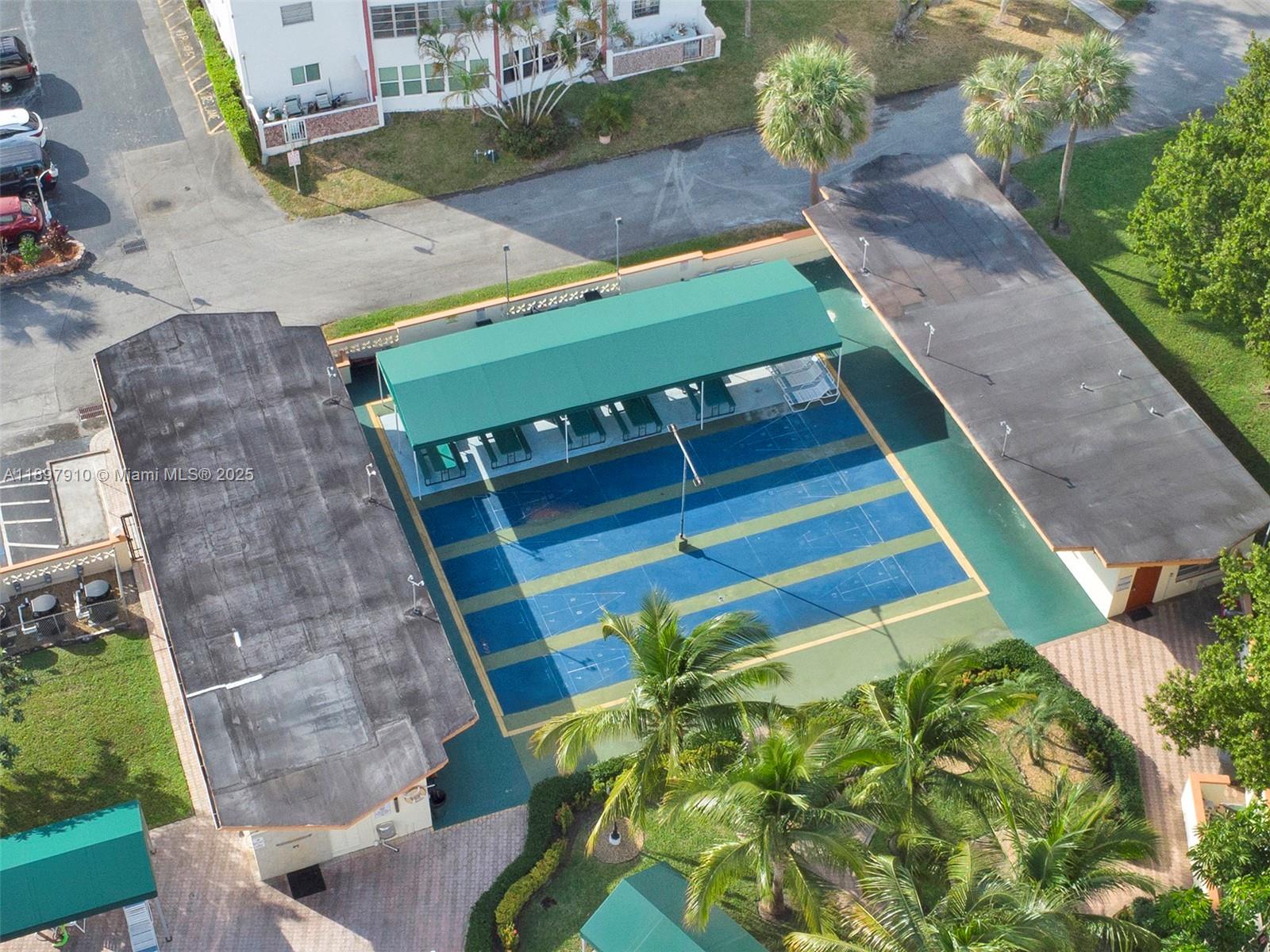 GARNET CONDO - Residential