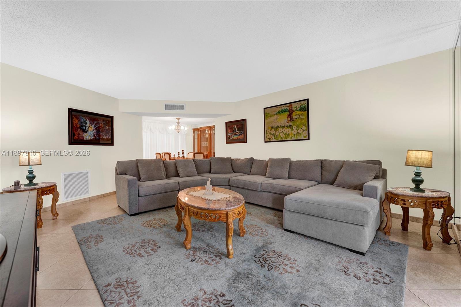 GARNET CONDO - Residential