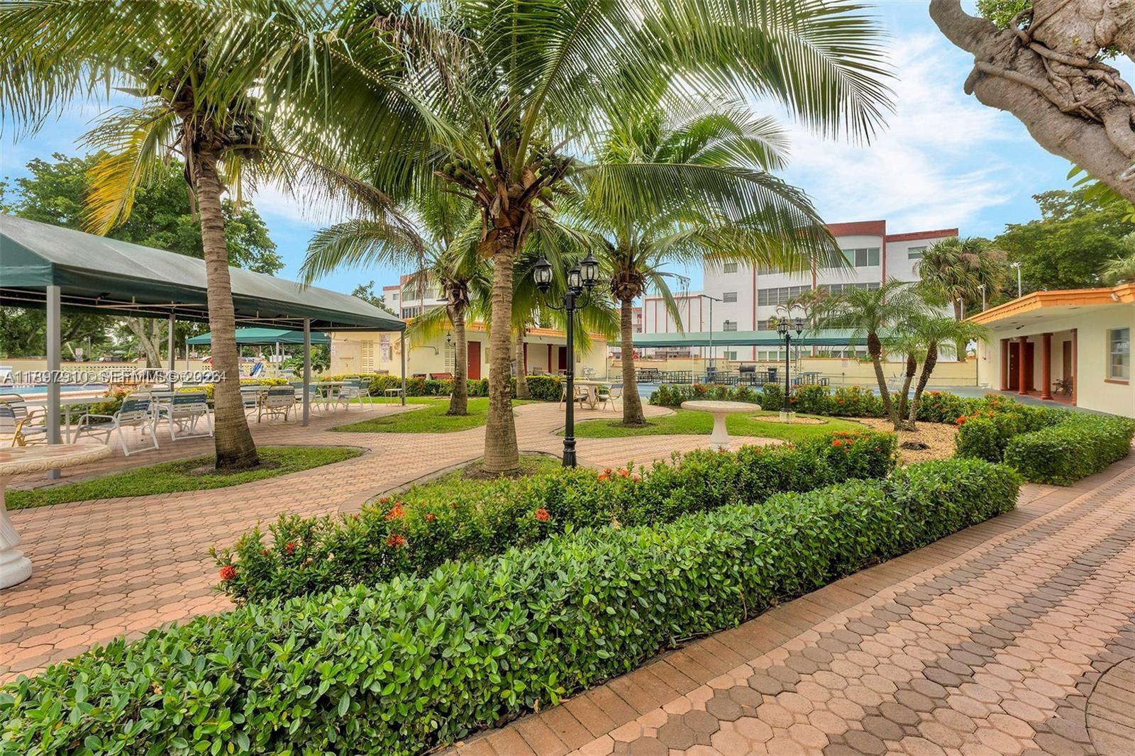 GARNET CONDO - Residential