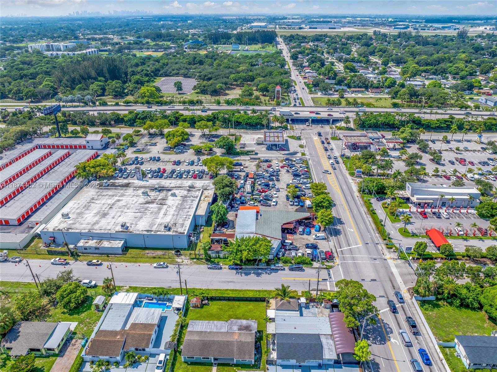 MIAMI GARDENS - Land