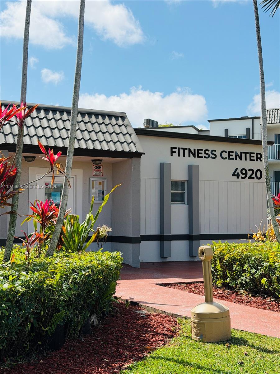 DORAL GARDENS II CONDO - Residential Lease