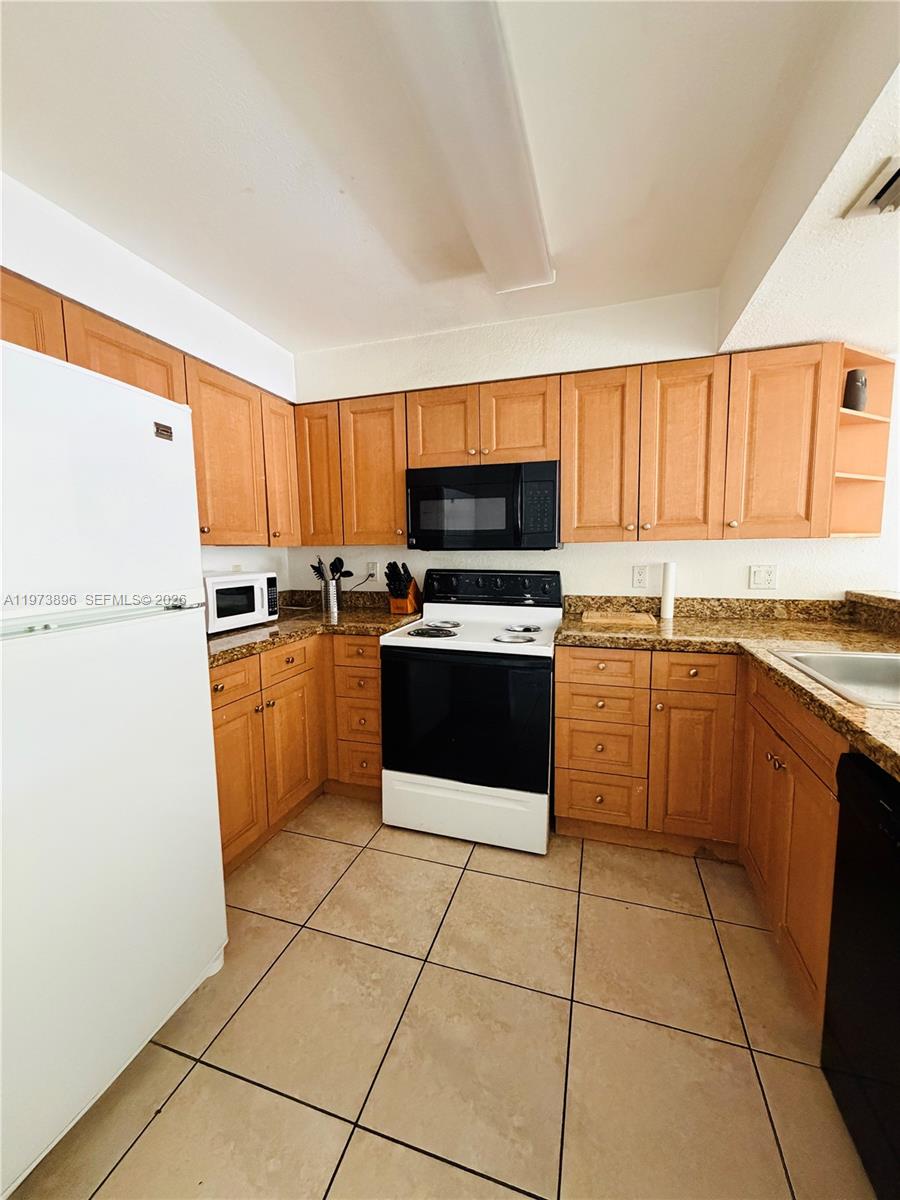DORAL GARDENS II CONDO - Residential Lease