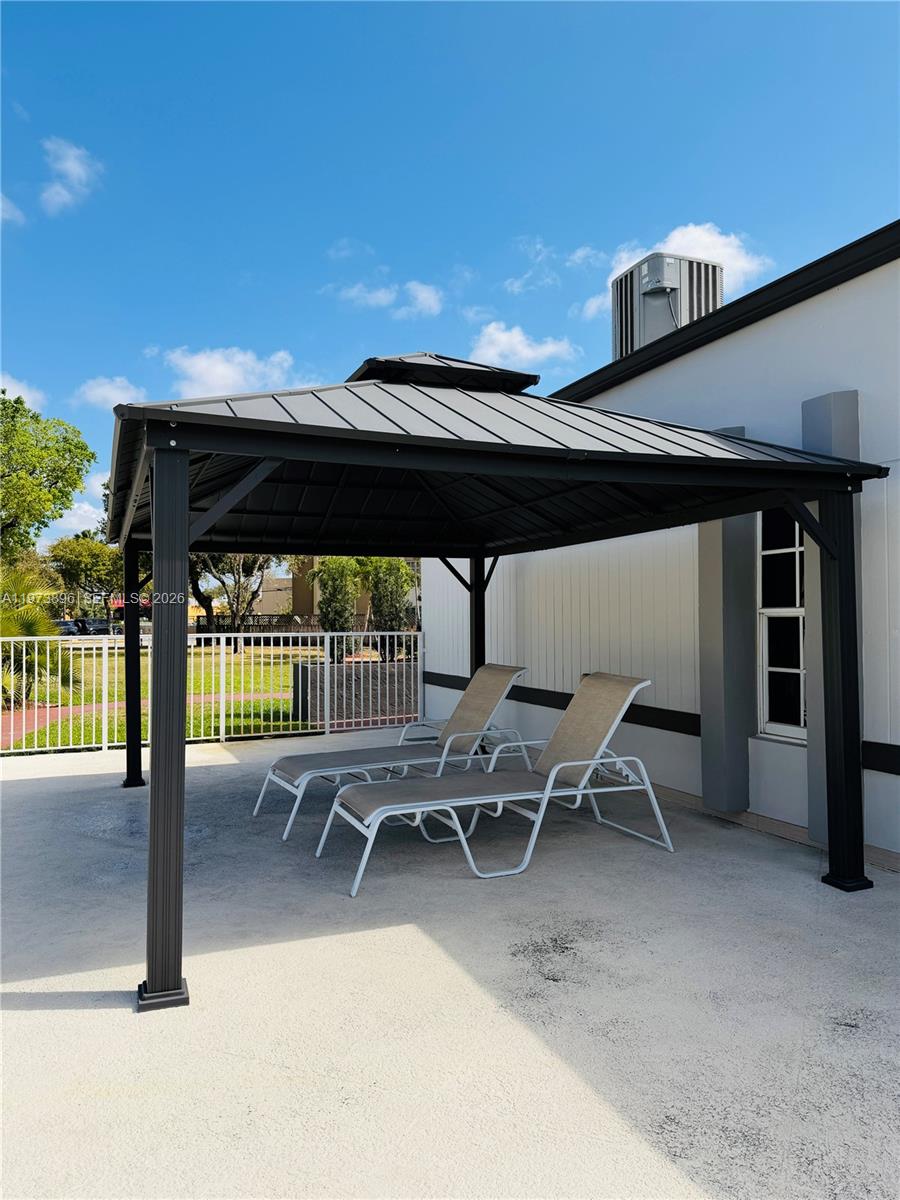 DORAL GARDENS II CONDO - Residential Lease