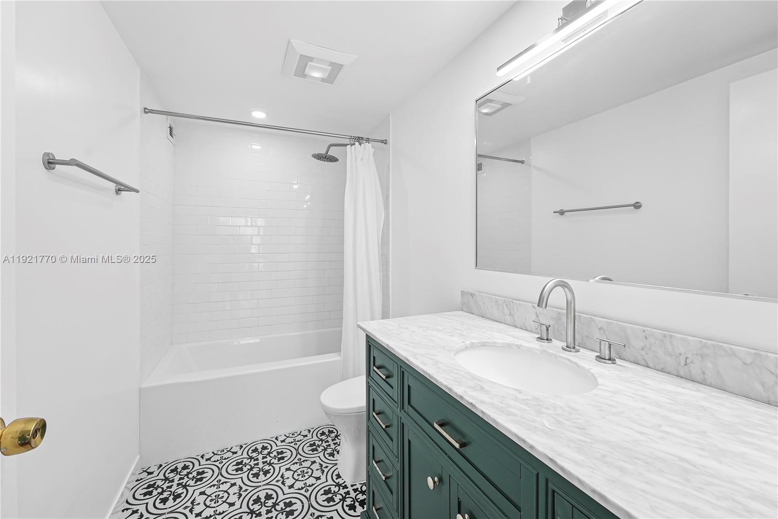 OLYMPUS CONDO PHASE - Residential