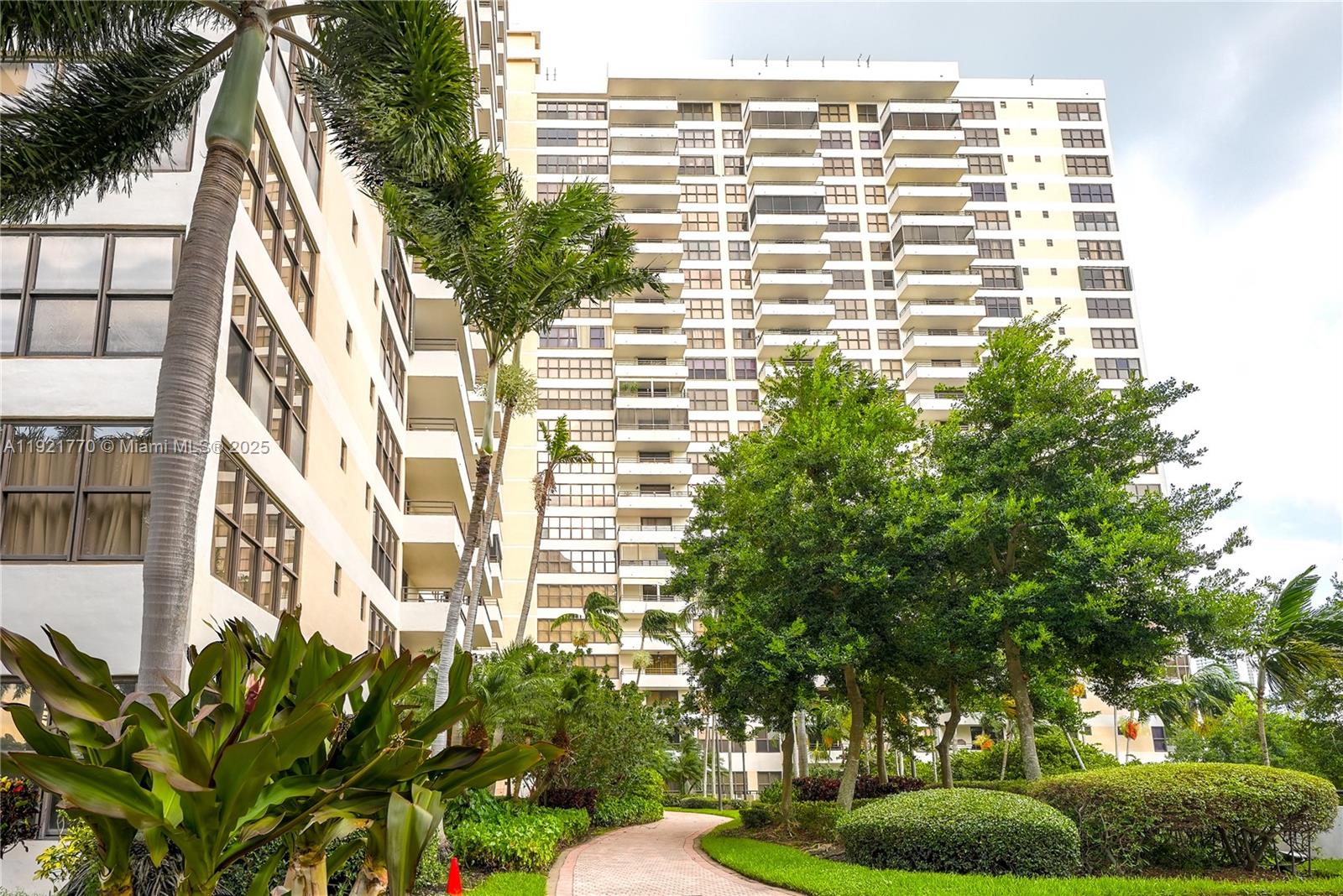 OLYMPUS CONDO PHASE - Residential