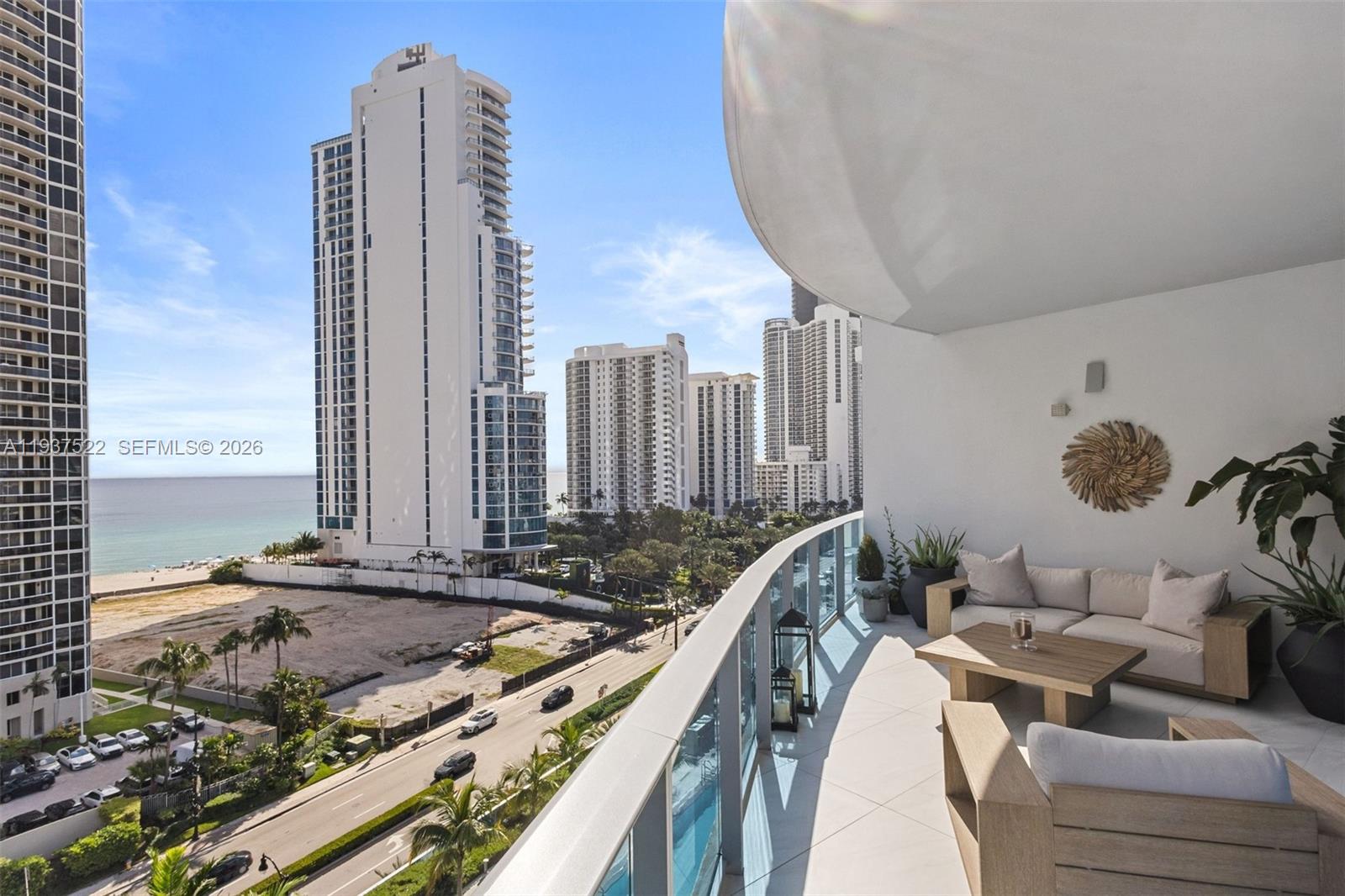 17550 Collins Ave 905