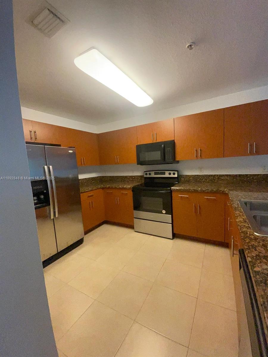 PROMENADE SHORES AT DORAL - Residential Lease