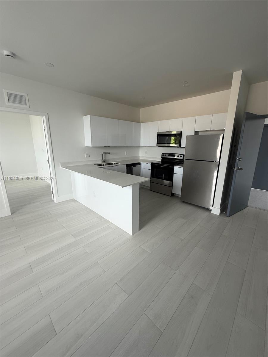 HIALEAH 13TH ADDN AMD PL - Residential Lease