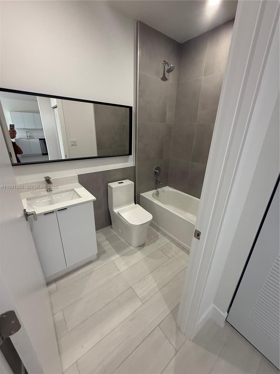 HIALEAH 13TH ADDN AMD PL - Residential Lease