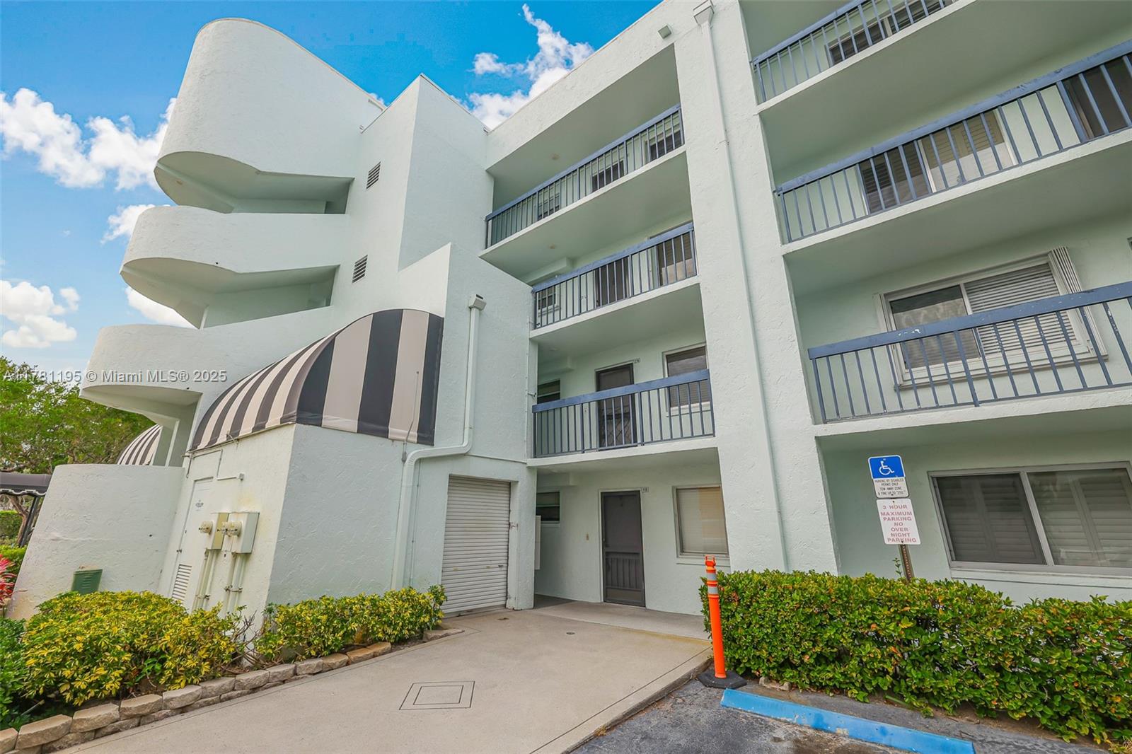 HAMLET AT POINCIANA CONDO - Residential