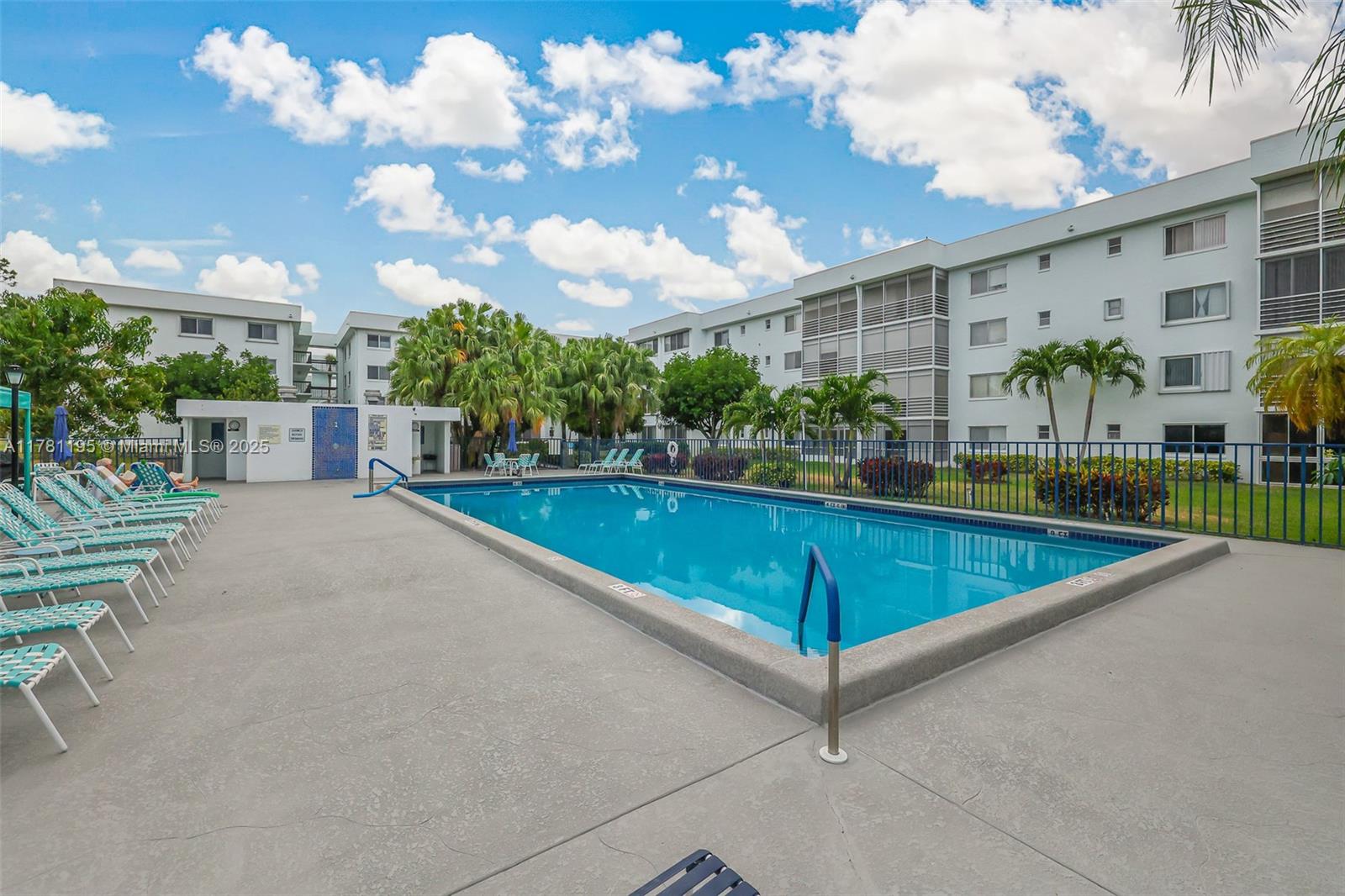 HAMLET AT POINCIANA CONDO - Residential