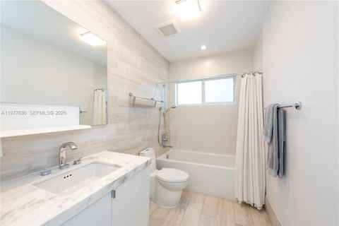 Tiny photo for 829 Malaga Ave, Coral Gables, FL 33134 (MLS # A11977636)