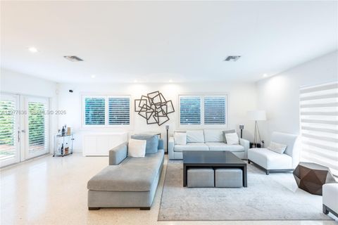 Tiny photo for 829 Malaga Ave, Coral Gables, FL 33134 (MLS # A11977636)