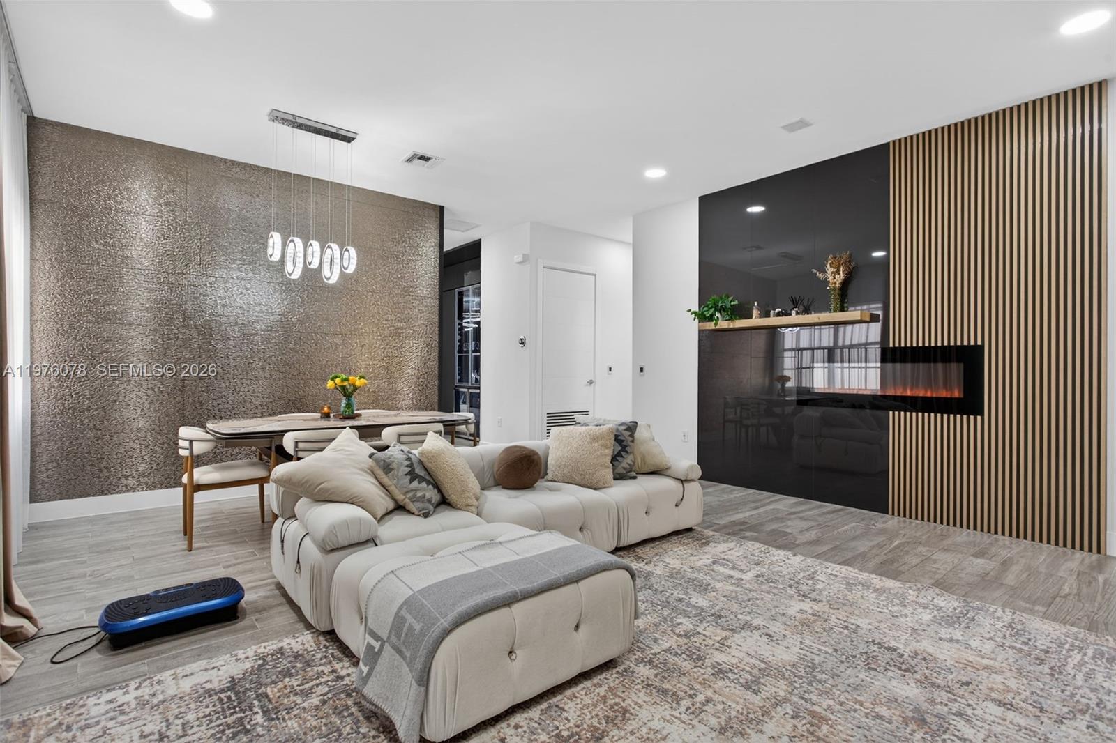 PARKLAND VILLAGE REPLAT O - Residential