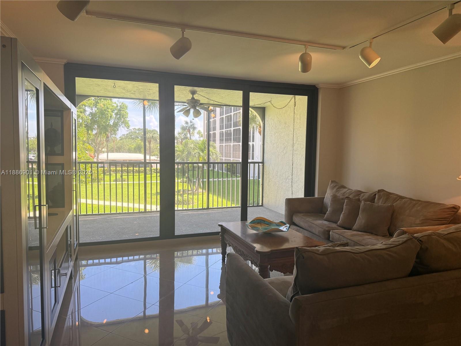 HILLSBORO LANDINGS CONDO - Residential Lease