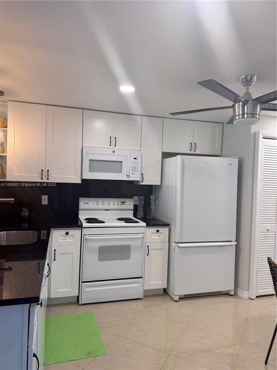 HILLSBORO LANDINGS CONDO - Residential Lease