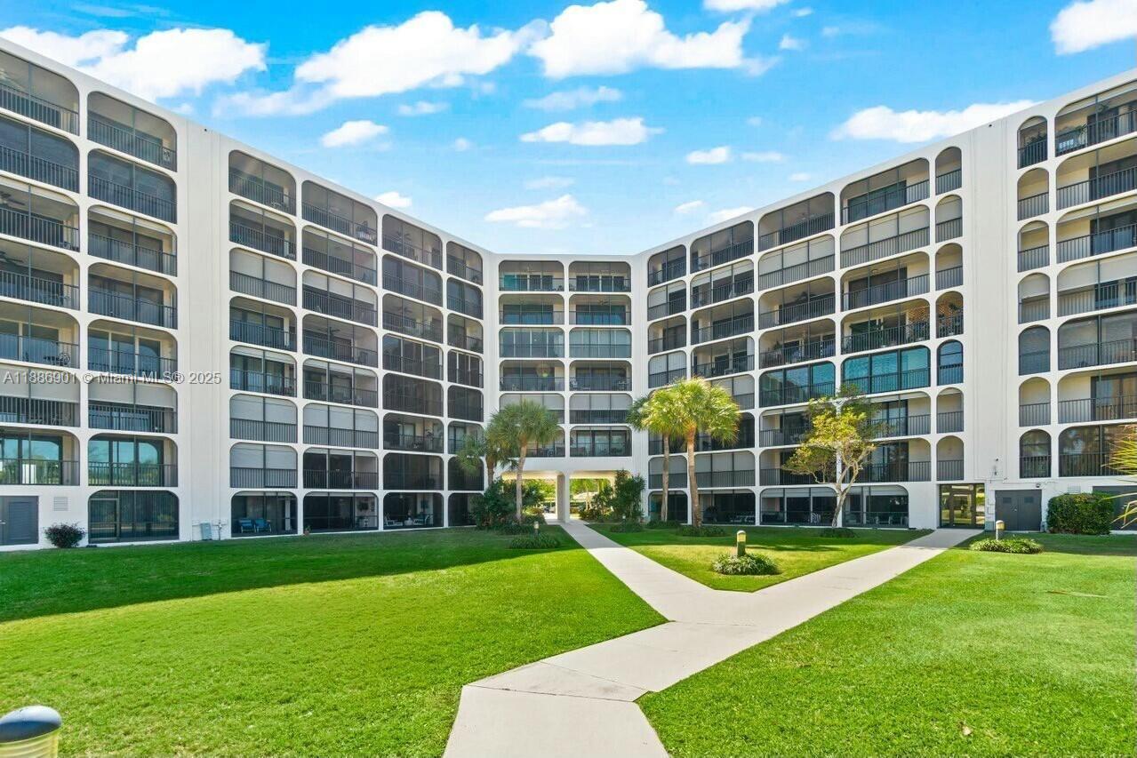 HILLSBORO LANDINGS CONDO - Residential Lease