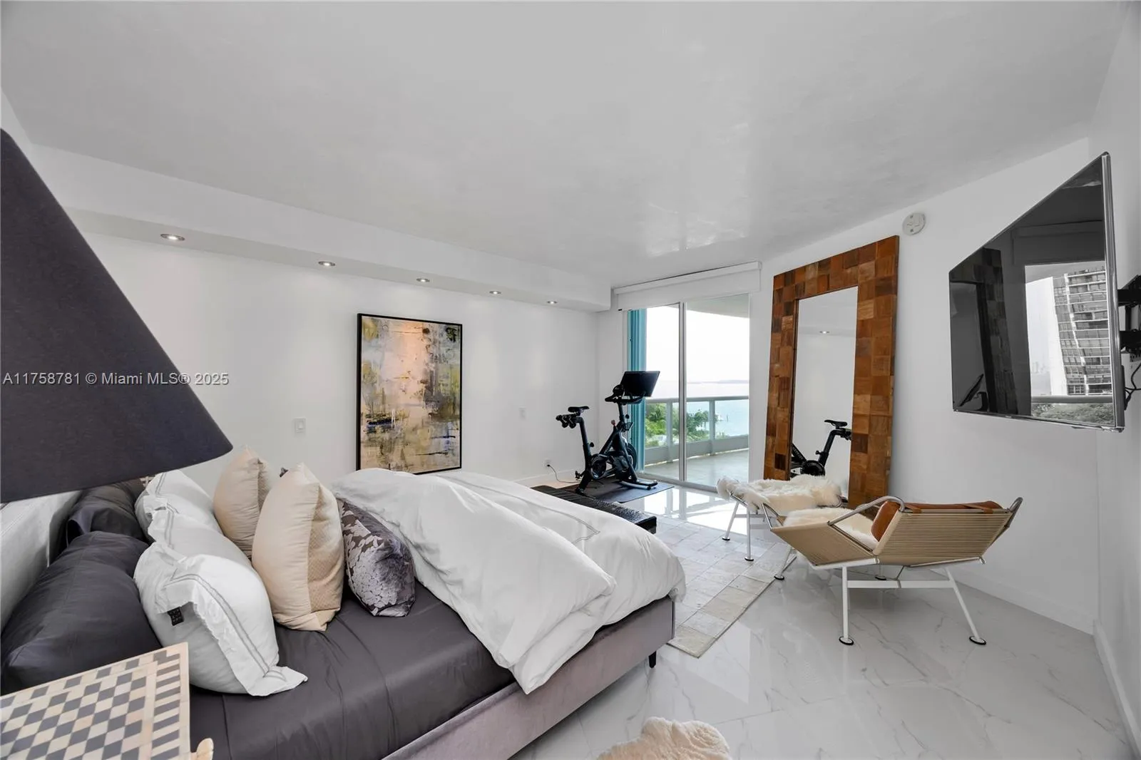 Miami, Florida 33129, United States, 3 Bedrooms Bedrooms, ,3 BathroomsBathrooms,Residential,Active,87123