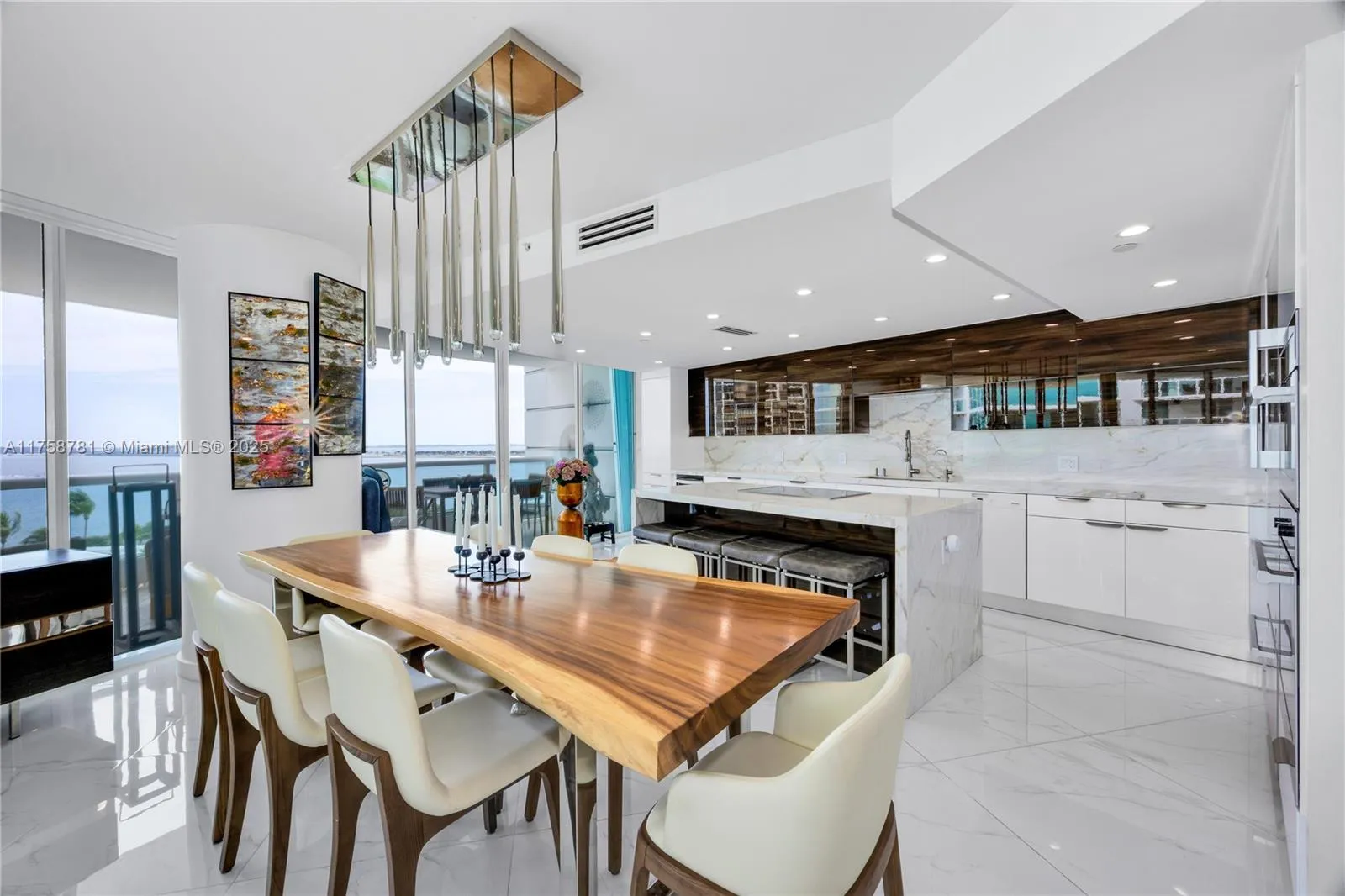 Miami, Florida 33129, United States, 3 Bedrooms Bedrooms, ,3 BathroomsBathrooms,Residential,Active,87123