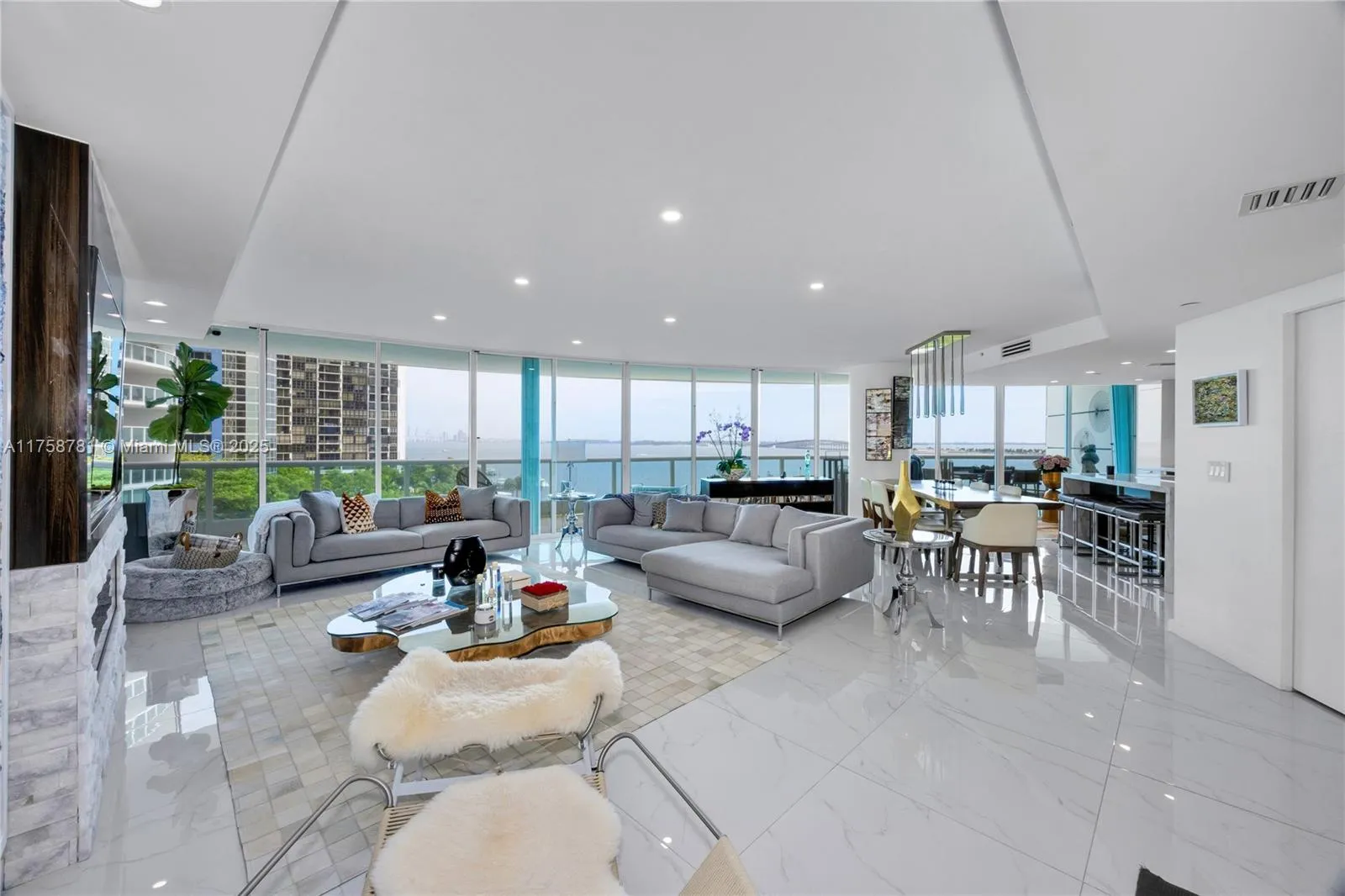 Miami, Florida 33129, United States, 3 Bedrooms Bedrooms, ,3 BathroomsBathrooms,Residential,Active,87123