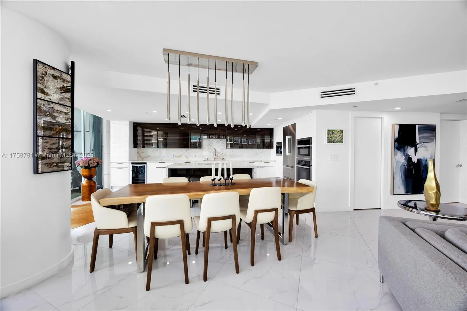 Miami, Florida 33129, United States, 3 Bedrooms Bedrooms, ,3 BathroomsBathrooms,Residential,Active,87123