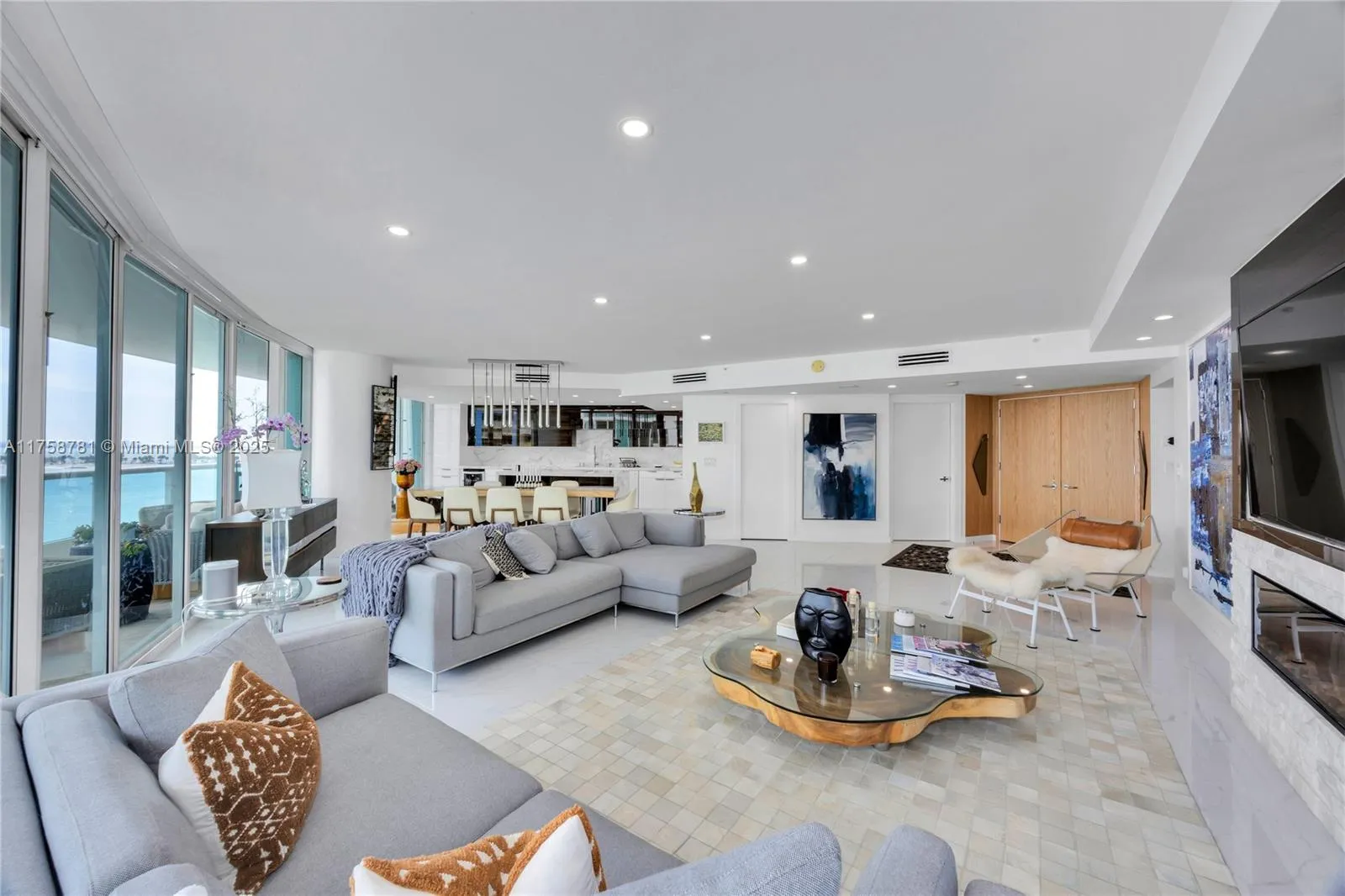 Miami, Florida 33129, United States, 3 Bedrooms Bedrooms, ,3 BathroomsBathrooms,Residential,Active,87123