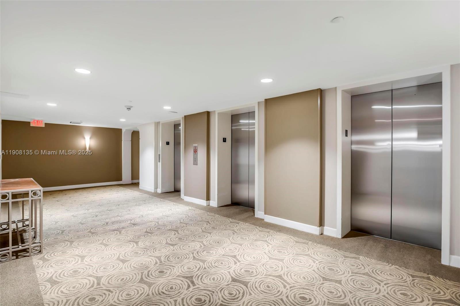 BRICKELL BAY CLUB CONDO - Residential Lease