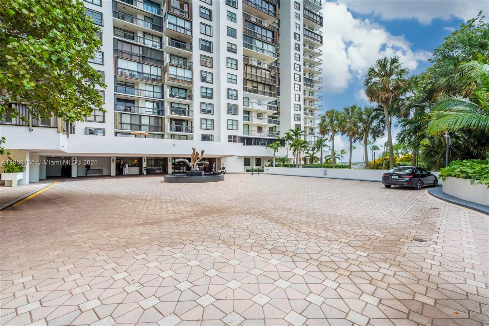 BRICKELL BAY CLUB CONDO - Residential Lease