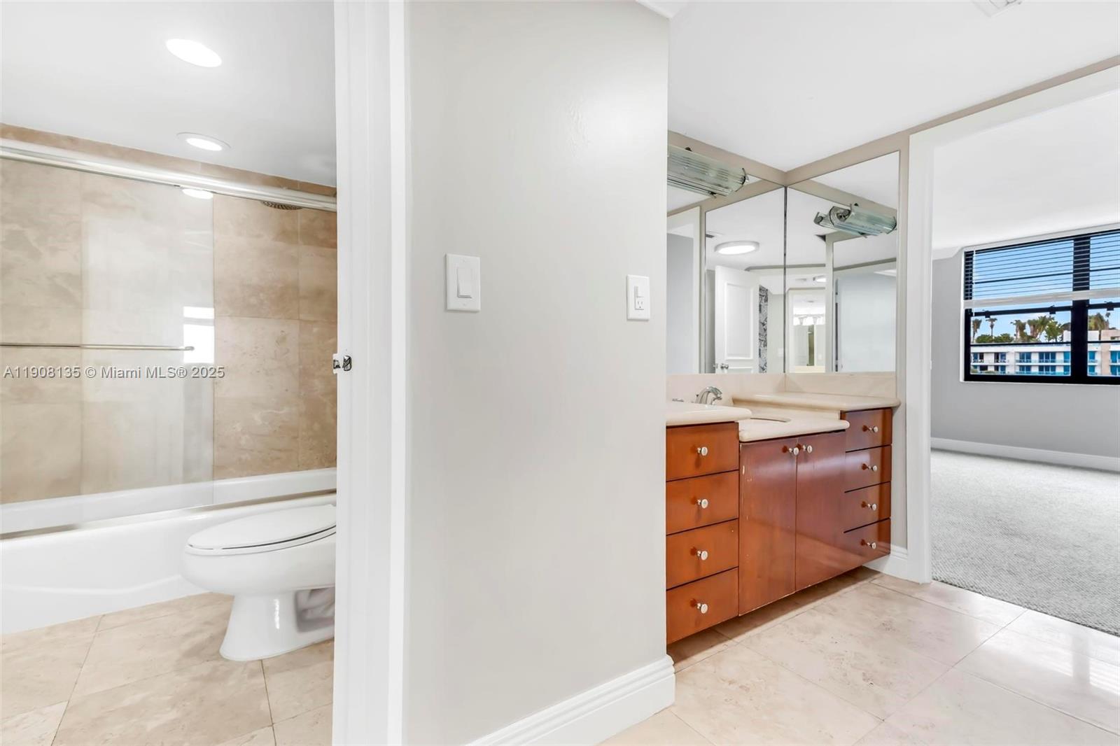 BRICKELL BAY CLUB CONDO - Residential Lease