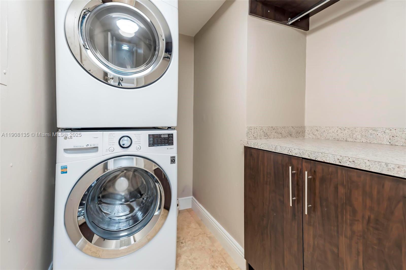 BRICKELL BAY CLUB CONDO - Residential Lease