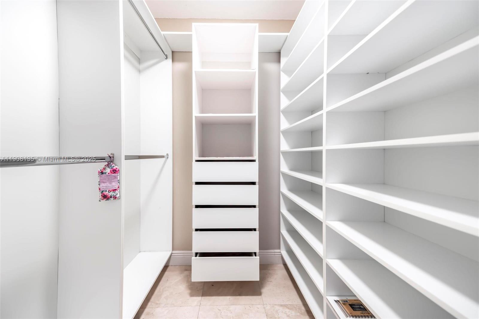 BRICKELL BAY CLUB CONDO - Residential Lease